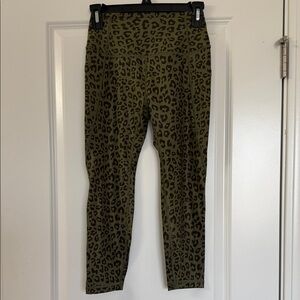 GAP Green Leopard Print Capri Leggings
